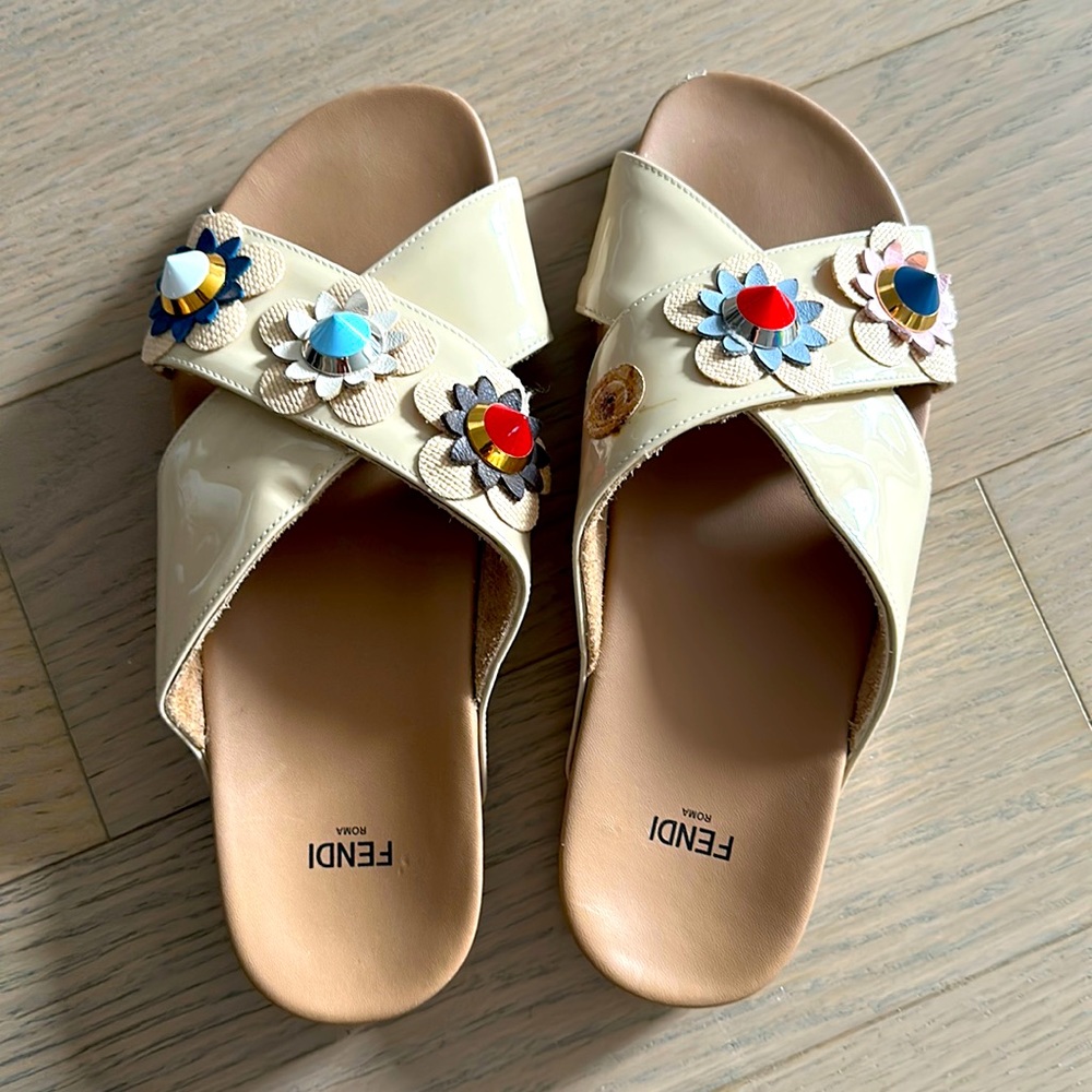 Fendi Flowerland Leather Slip On